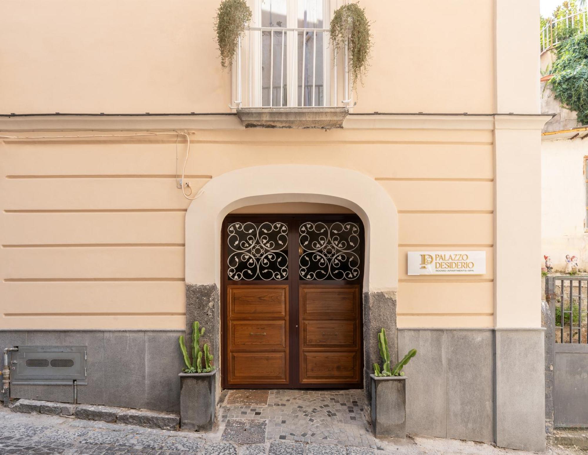 Palazzo Desiderio Castellammare di Stabia Exterior foto